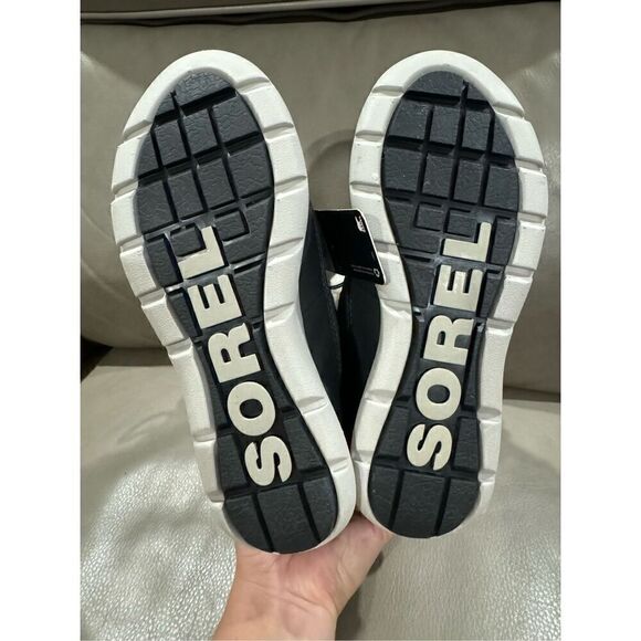 SOREL NWT Explorer Carnival with Faux Fur Collar - Picture 9 of 12